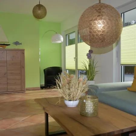 Fewo-airport * ブランケンフェルデ＝マーロウ